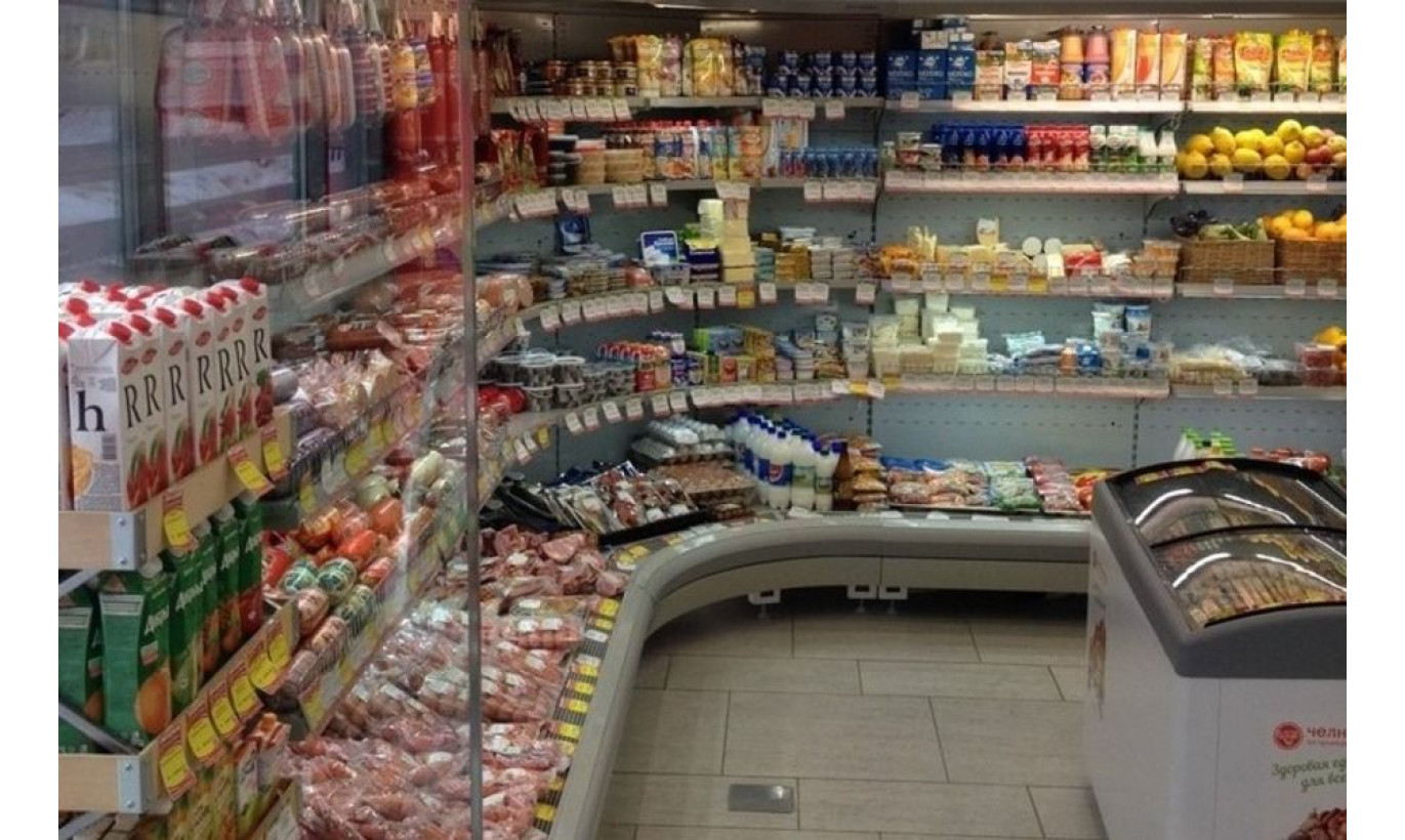 Продуктовый магазин в спальном районе / 20 лет работы