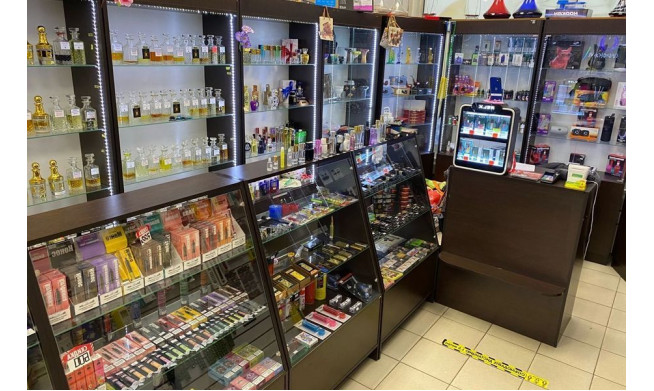 Табачный магазин / Магазин мобильных аксессуаров и парфюмерии
