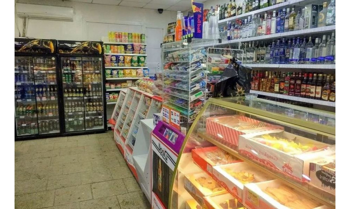 Продуктовый магазин в спальном районе/высокая проходимость
