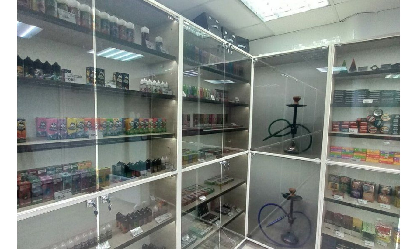 Табачный магазин в проходном месте