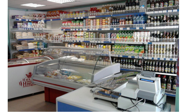 Магазин продуктов с алкогольной лицензией / напротив метро