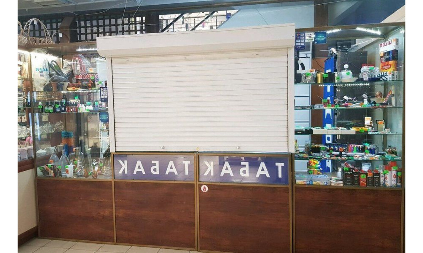 Табачная лавка в проходимом месте