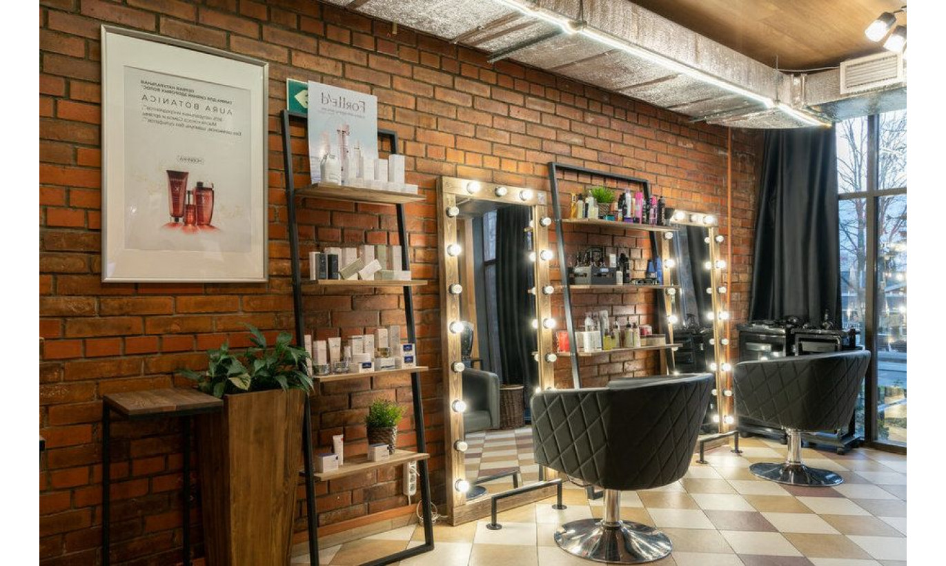 Beauty-коворкинг в историческом центре с шикарным ремонтом