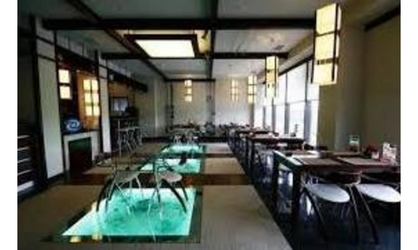 Ресторан японской кухни в ТРК / 15 лет работает